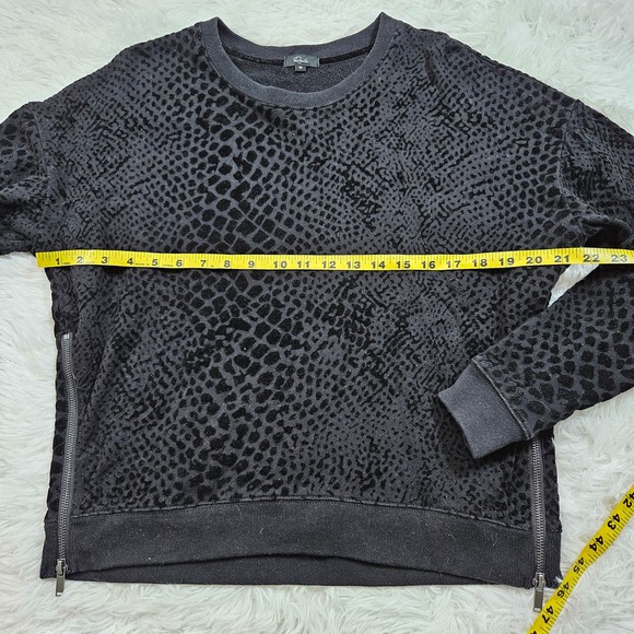 Rails‎ Black Marlo Flocked Velvet Cheetah Print Side Zipper Sweatshirt. Size M - Picture 8 of 9